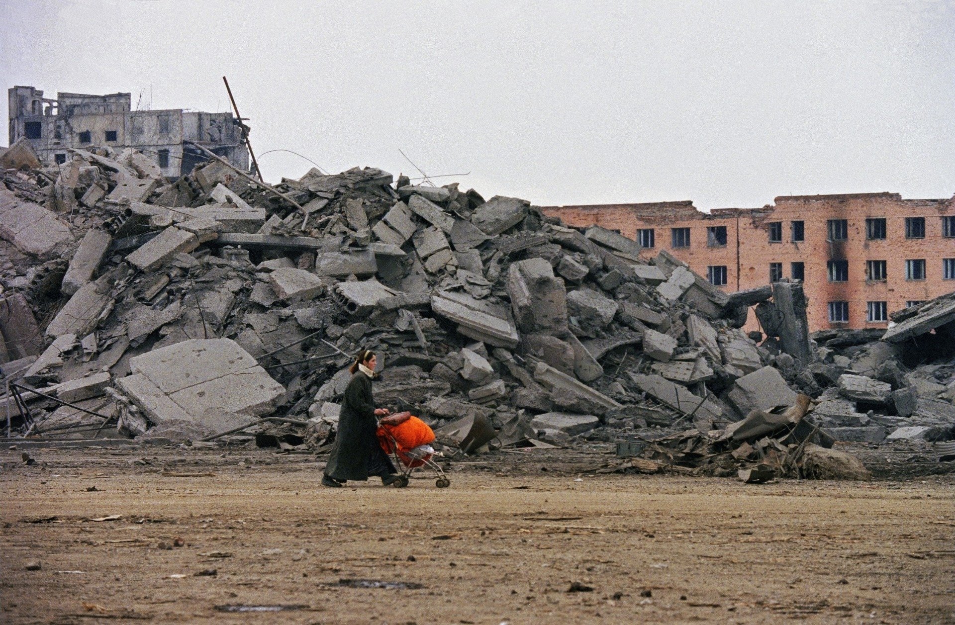 2000 г. Развалины Грозного. Фото: Юрий Козырев