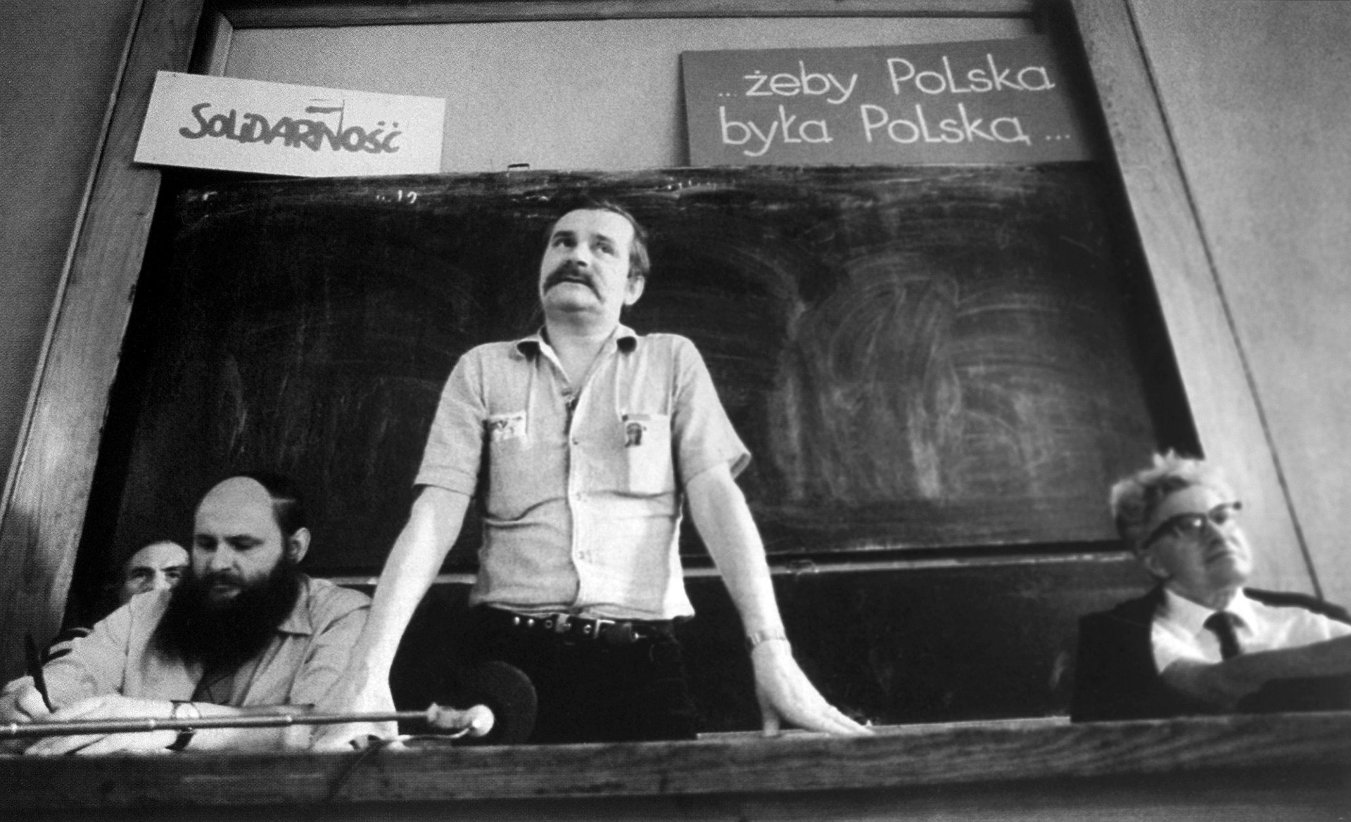 Лидер движения «Солидарность» Лех Валенса во время выступления в Люблинском университете. Фотохроника ТАСС