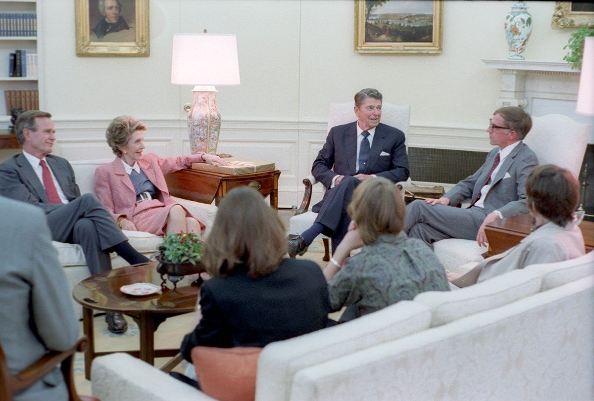 Рональд Рейган с женой Нэнси на встрече с недавно освобожденным Даниловым. Фото: White House Photographic Collection