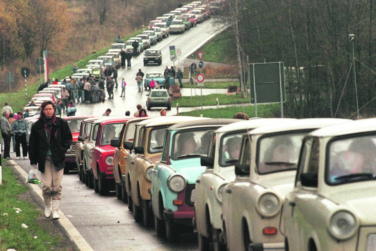 Колона выезжающих из ГДР. Фото: picture-alliance / dpa