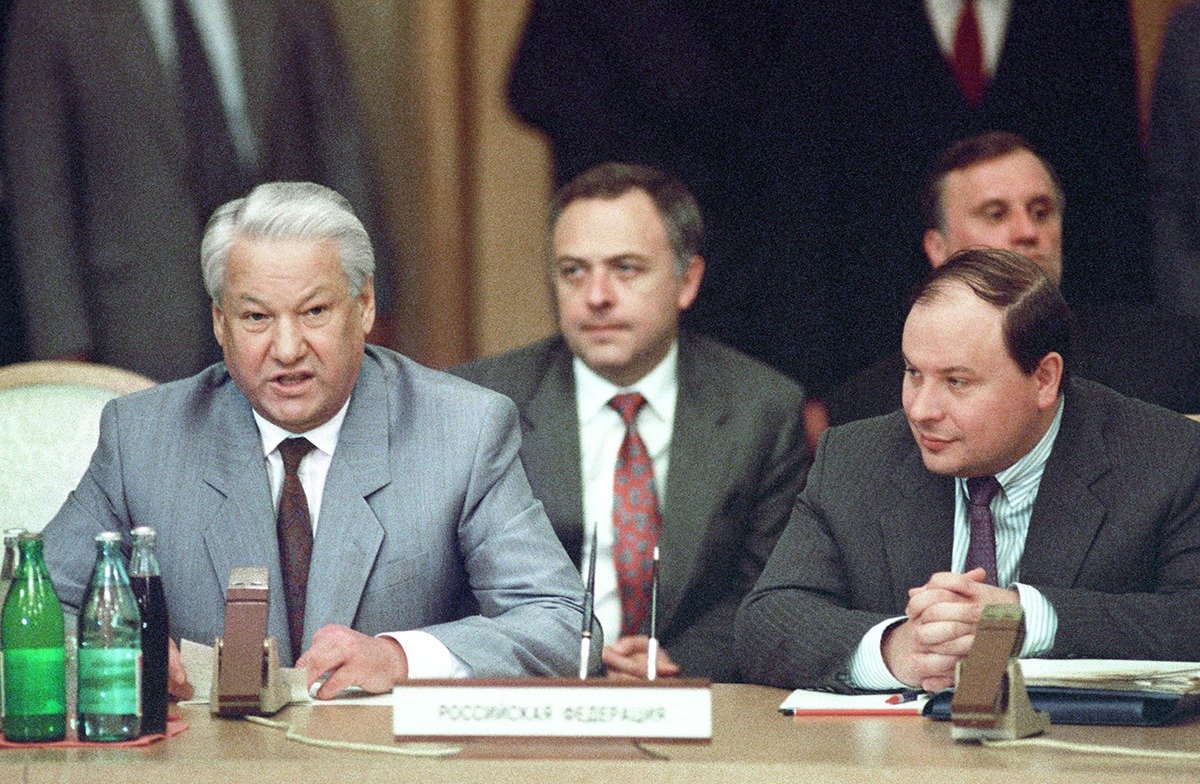 Ельцин и Гайдар. Фото: Мусаэльян Владимир, Сенцов Александр / ТАСС