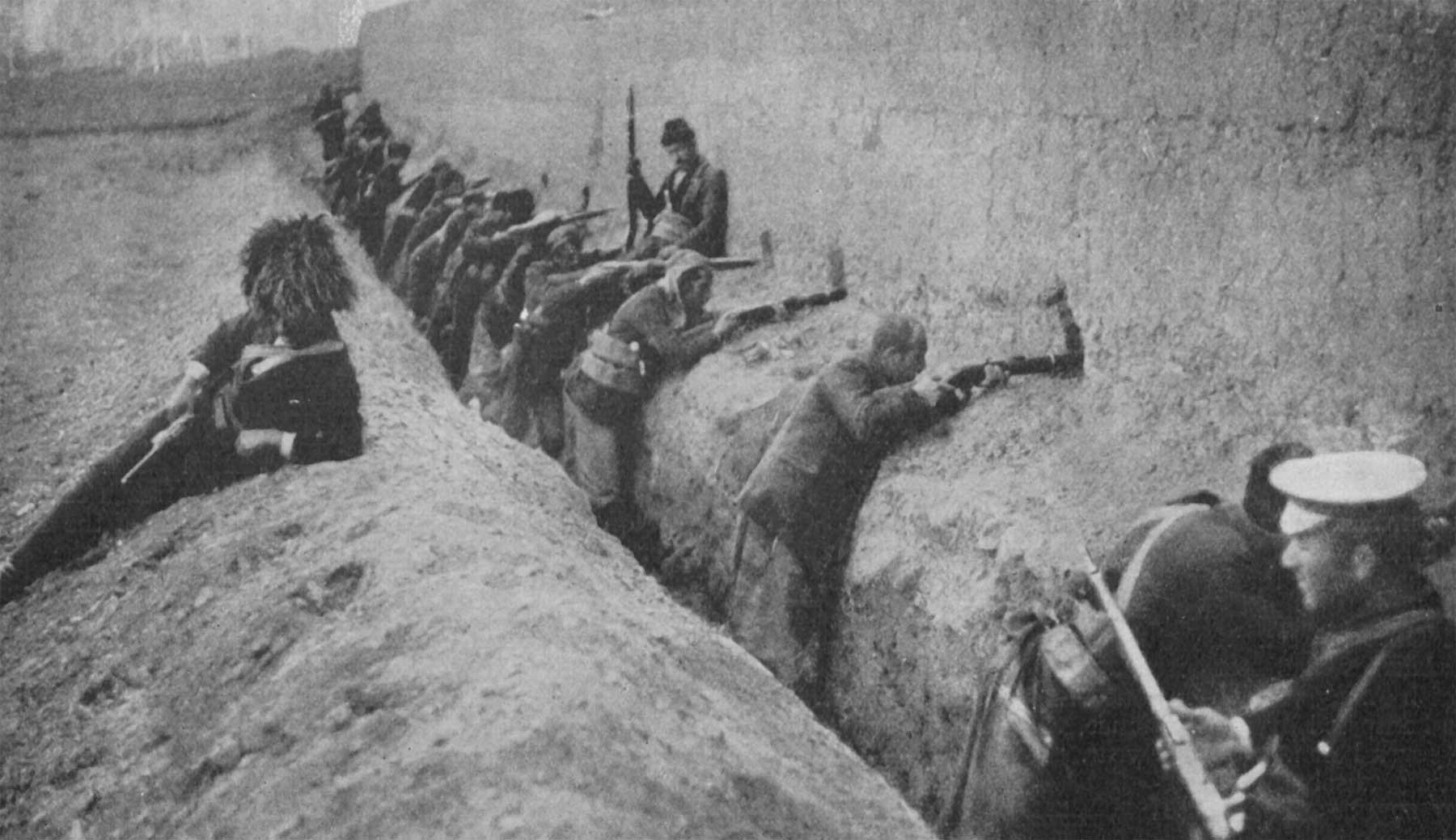 Армянские ополченцы на линии обороны у крепостных стен Вана, май 1915 года. Фото: архив