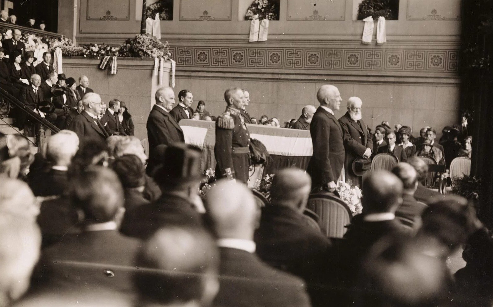 Церемония прощания с Нансеном. Зал славы Университета Осло, 17 мая 1930 г. фото: архив