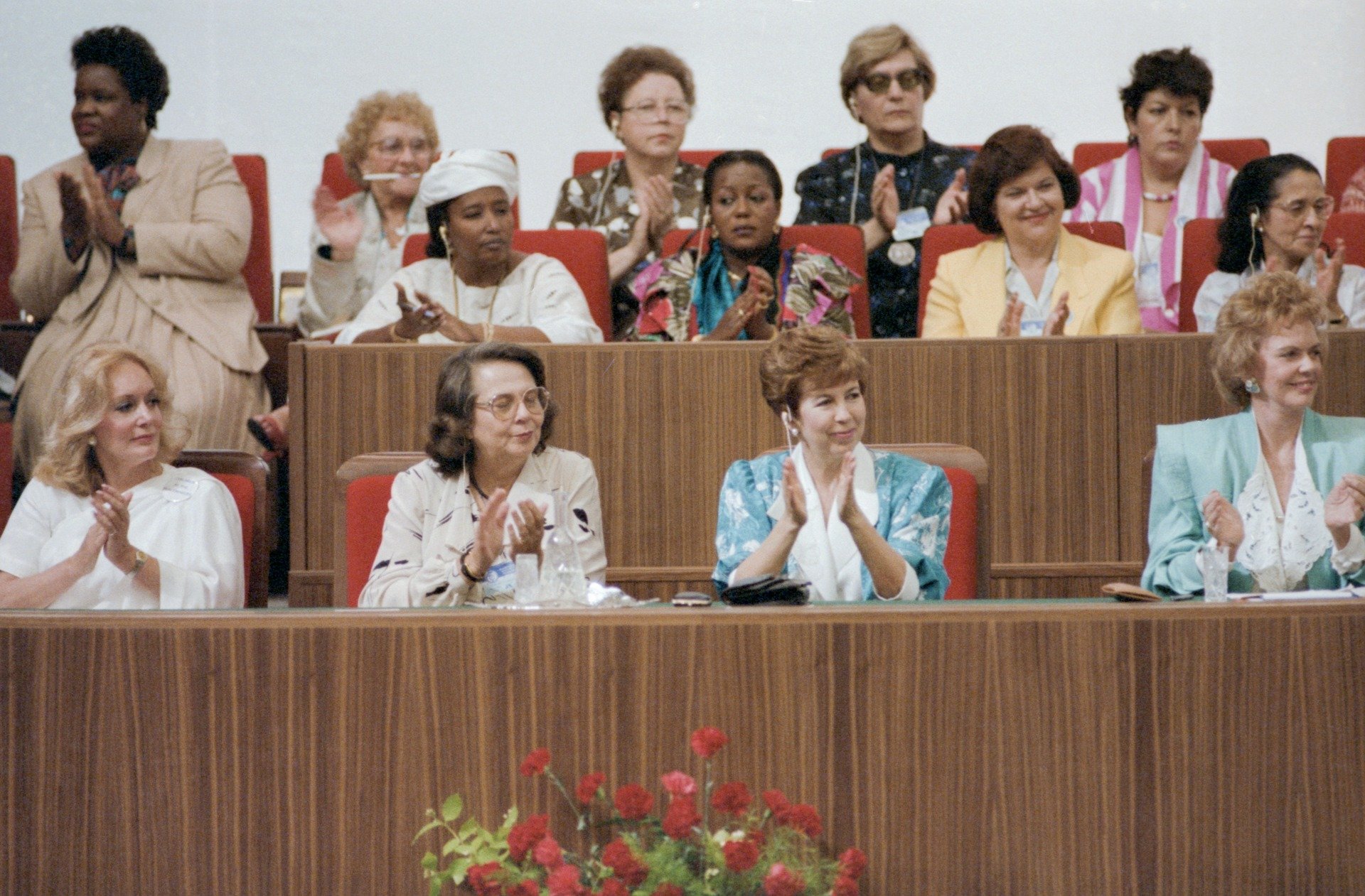 23 июня 1987 г. Раиса Горбачева в президиуме Всемирного конгресса женщин. Фото: Юрий Лизунов, Александр Чумичев / Фотохроника ТАСС