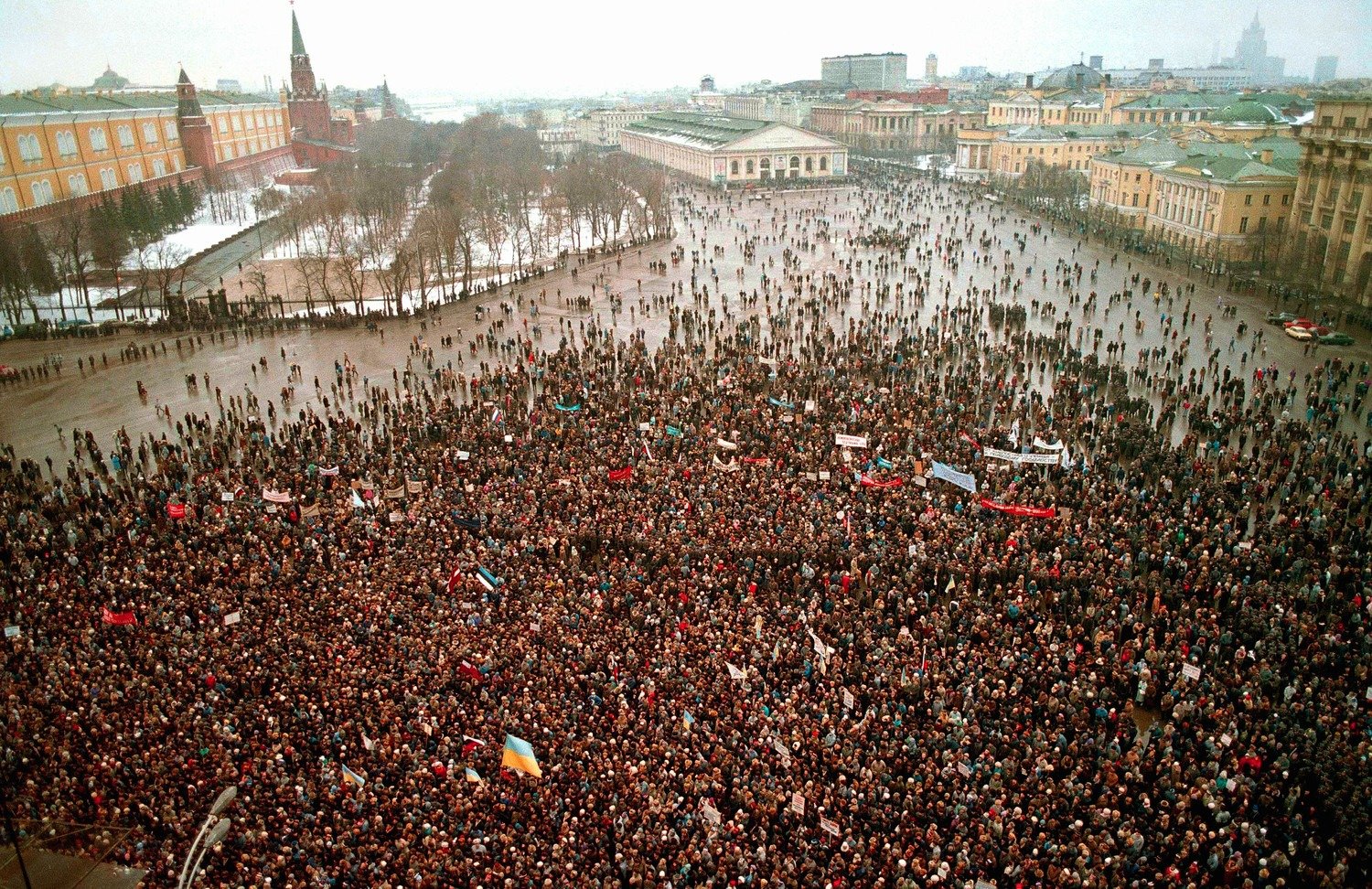 Во время митинга в центре Москвы, организованного блоком демократических сил, 4 февраля 1990 года. Фото: AP