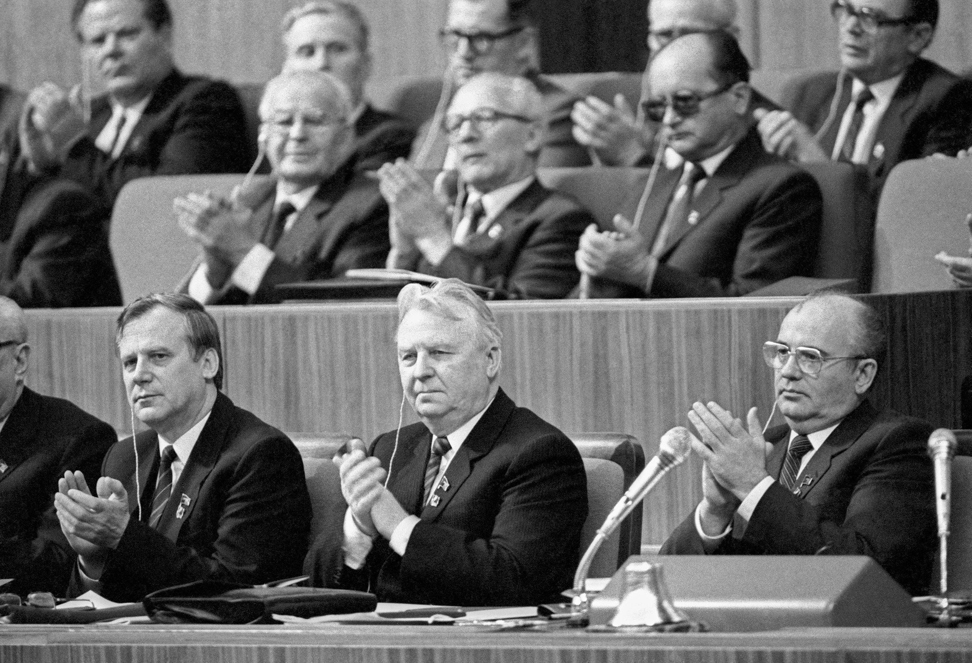 Николай Рыжков, Егор Лигачев и Михаил Горбачев. Фото: ТАСС