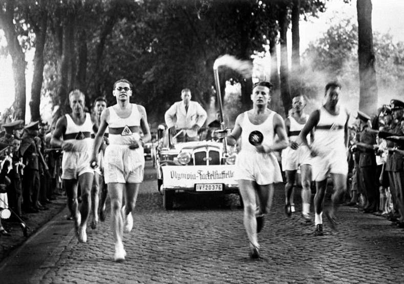 Эстафета огня Олимпиады-1936 в Берлине. Фото: Википедия