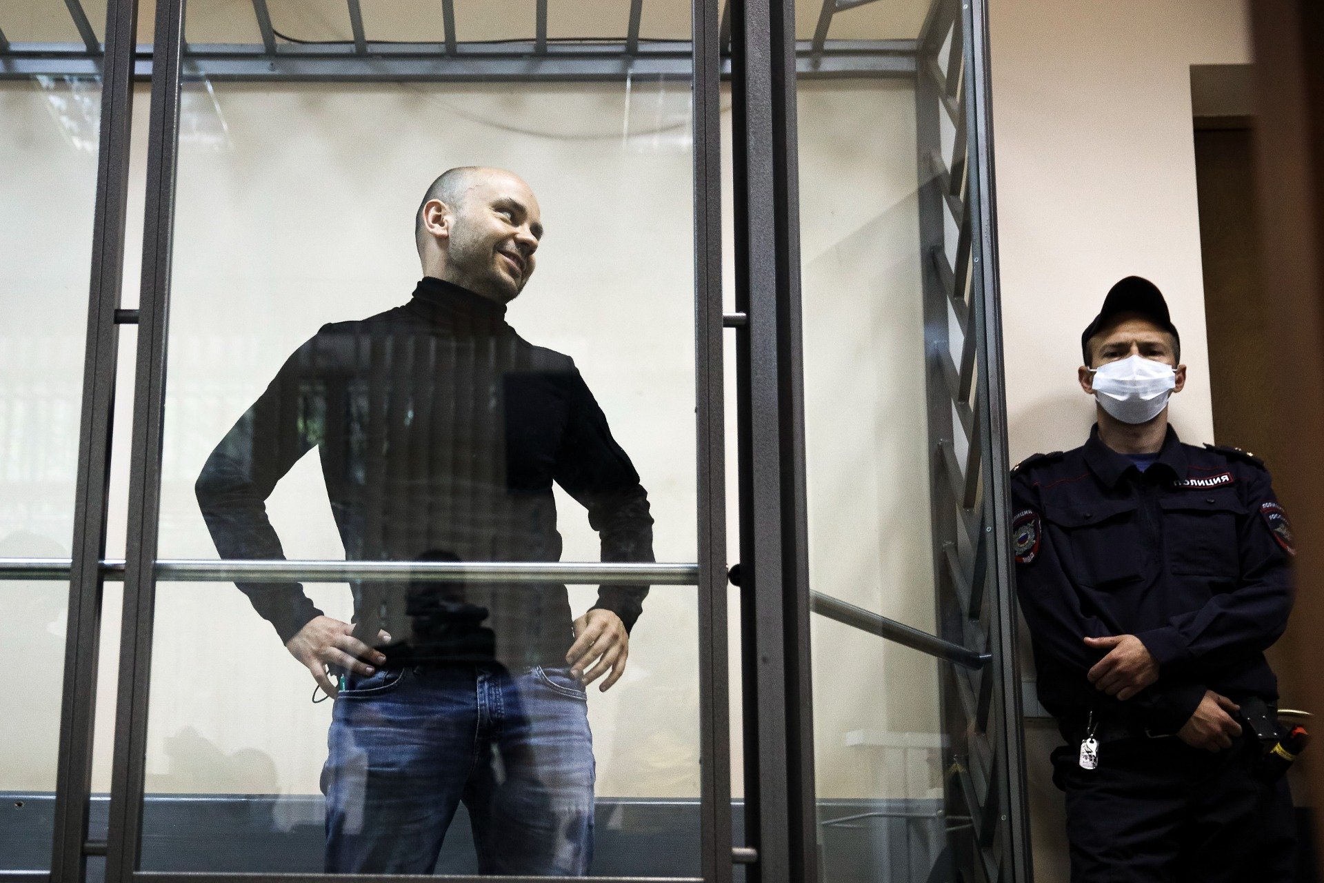 Андрей Пивоваров* в Первомайском суде. Фото: AP Photo / ТАСС