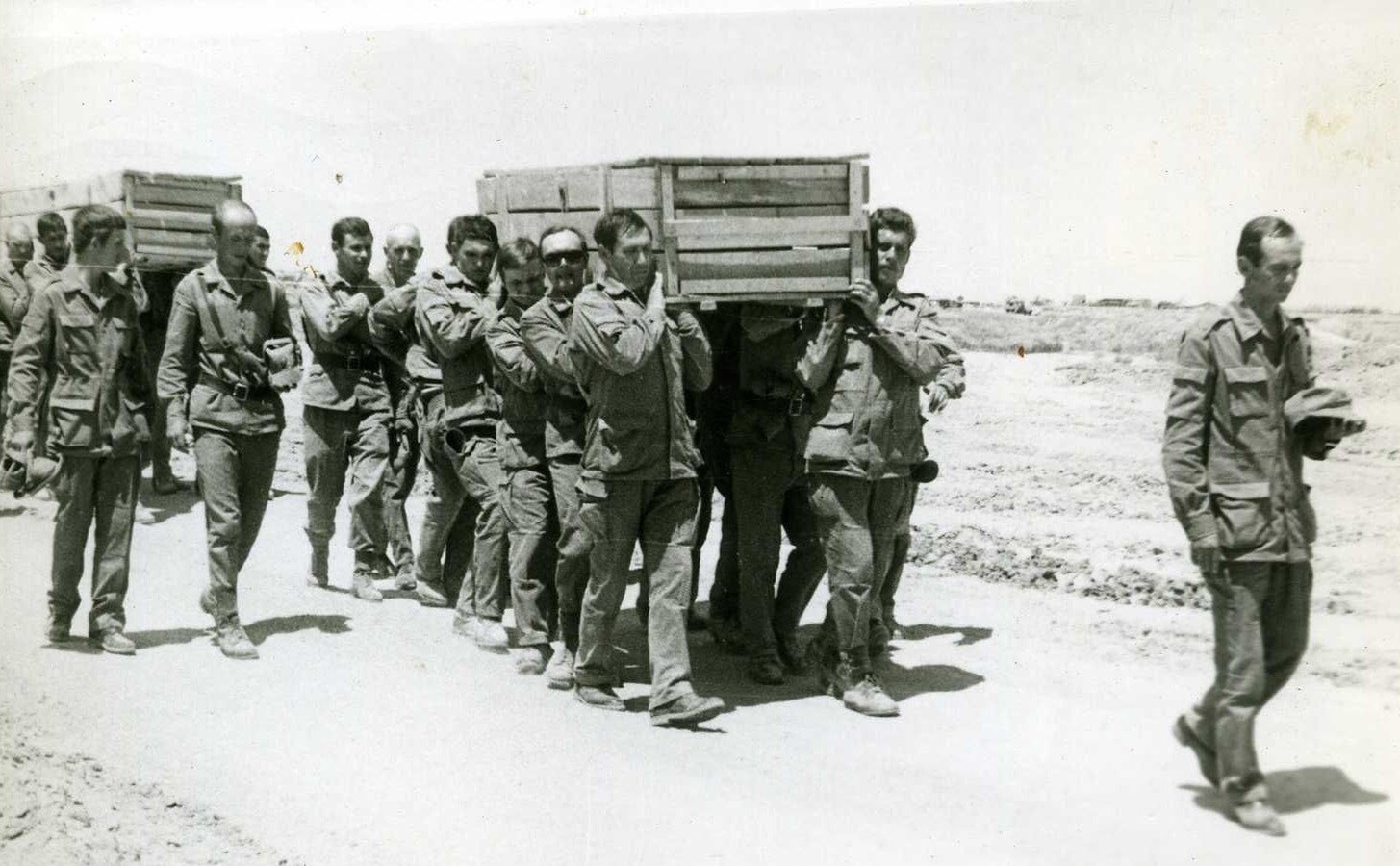 Похоронная процессия советских солдат в Афганистане. Фото из открытых источников