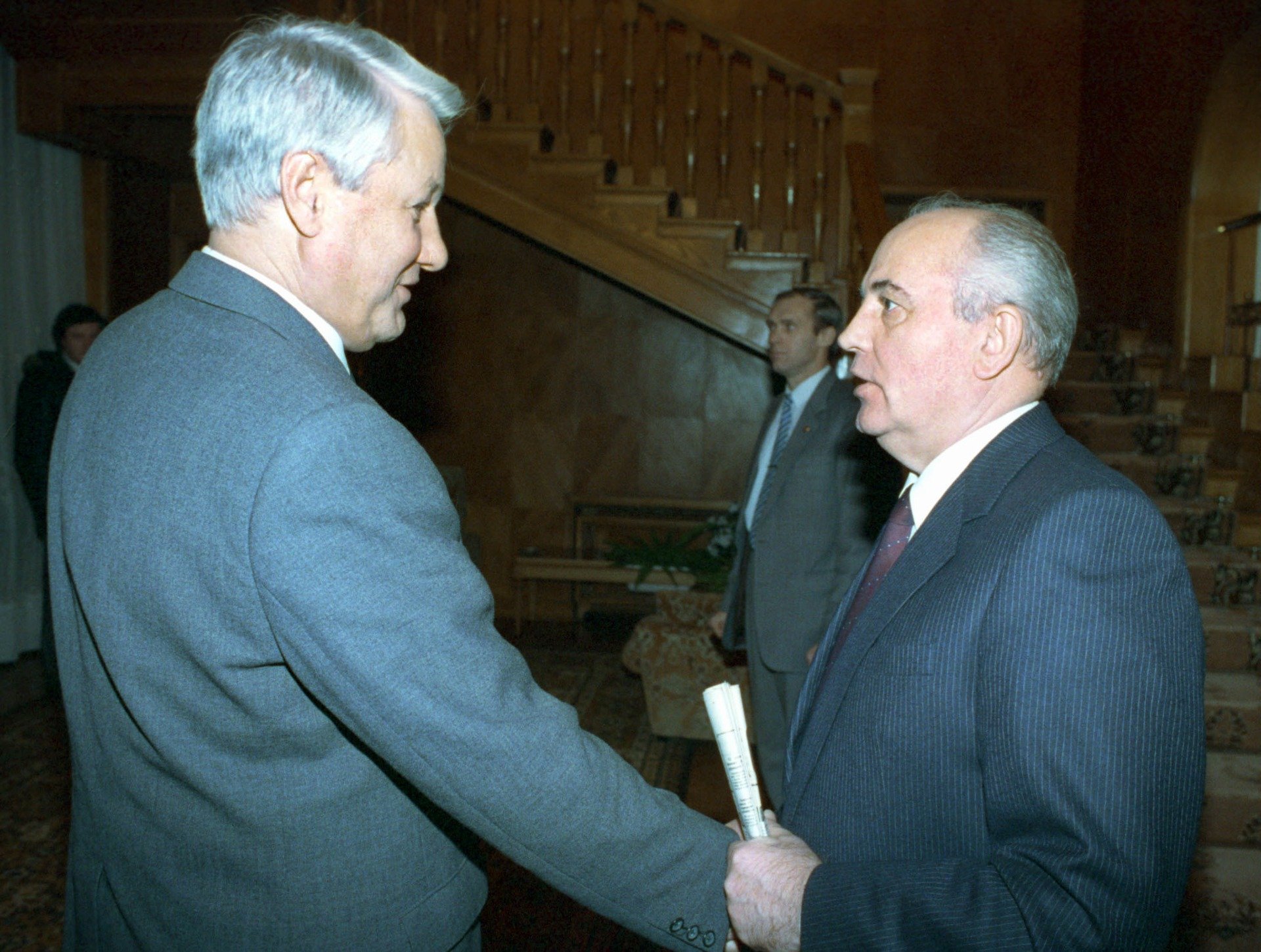 Ельцин и Горбачев. Фото: Юрий Лизунов, Александр Чумичев / Фотохроника ТАСС